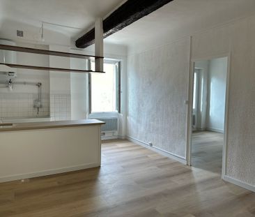 Location Appartement 2 pièces 47m² TOULON 83000 - Photo 2