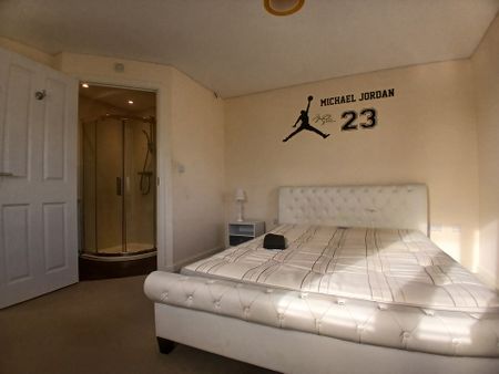 4 bed semi-detached house to rent in Viola Close, Norwich, NR4 - Photo 4