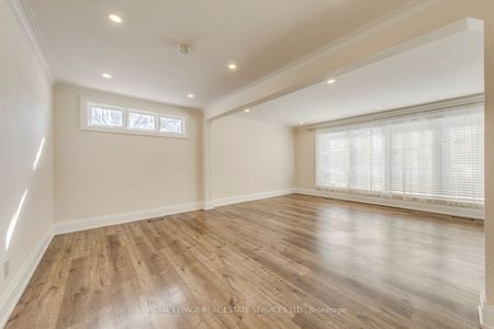 91 Ravenscrest Drive #Upper - Photo 5