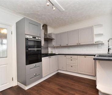 2 bedroom terraced house to rent - Photo 2