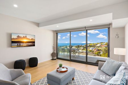 Partially Furnished Executive Living Overlooking Werri Beach - Photo 3