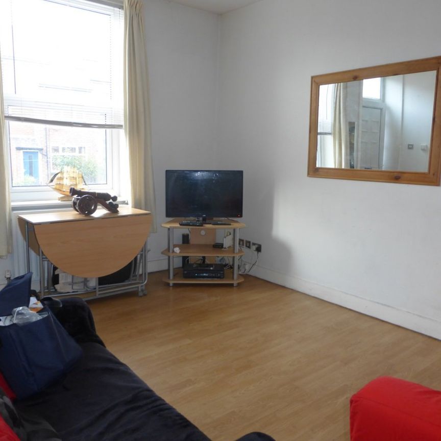 Room in a Shared House, Norman Row, LS5 - Photo 1