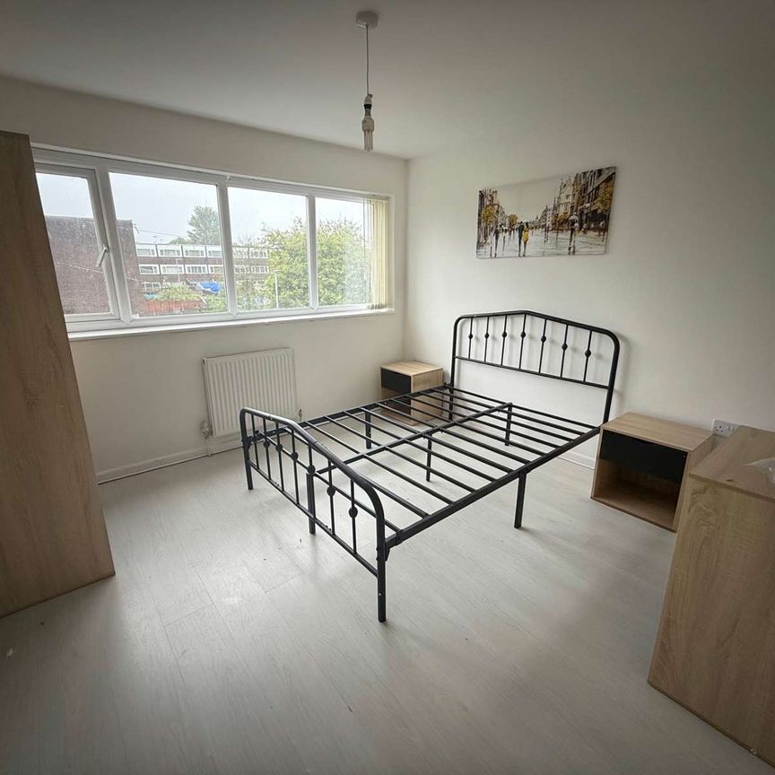 House share for Rent in Halton Lodge, Runcorn Handforth: Room 1 - Photo 1