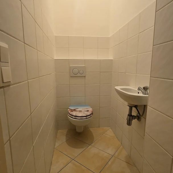 Charmante 3-Zimmer-Altbauwohnung - 2 getrennt begehbare Zimmer - Unbefristete Hauptmiete - Foto 1