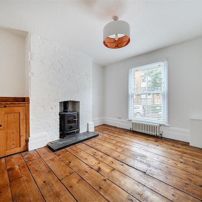 4 bedroom townhouse to rent - Photo 1