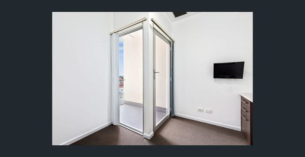 Apartment In the Heart of the City - Photo 1