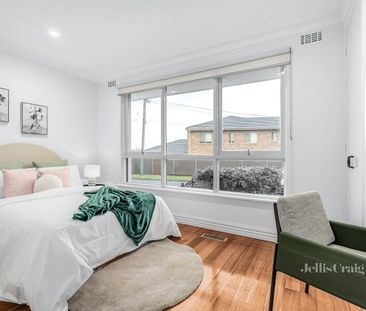 27 Windsor Avenue, Mount Waverley - Photo 4
