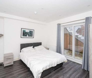 High Street, Wd, Watford, WD17 - Photo 2