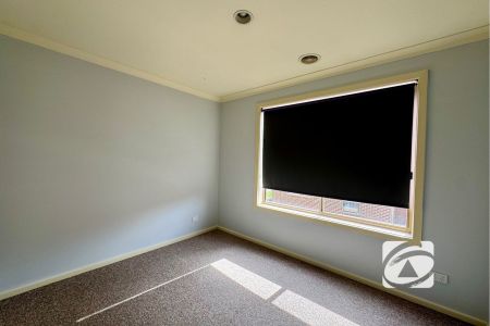 FRESHLY PAINTED THROUGHOUT UNIT IN GREAT LOCATION! - Photo 2