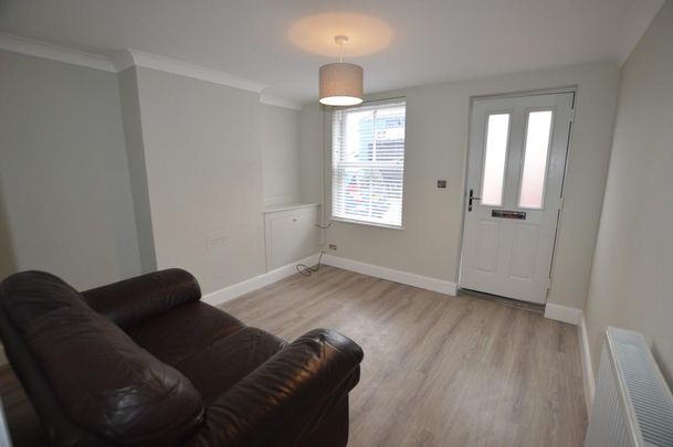 3 bedroom terraced house to rent - Photo 1