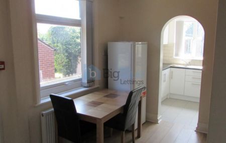 5 bedroom semi-detached house to rent - Photo 3