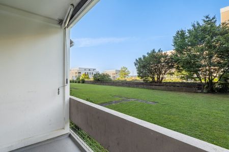 Luminous and modern 4.5-room apartment with a beautiful view in Bellach Special offer: the first net rent free - Photo 3