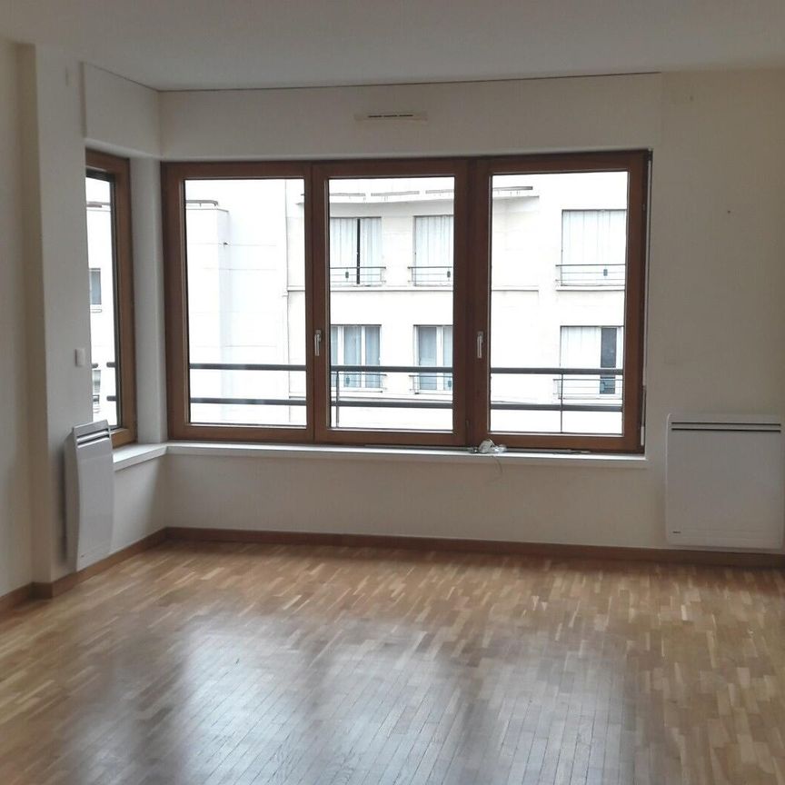 location Appartement T2 DE 53.29m² À PARIS - Photo 1