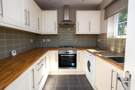 3 bedroom terraced house to rent - Photo 4