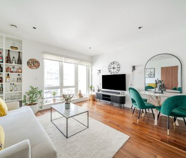 1 Bed Flat, Dickens Yard, W5 - Photo 2