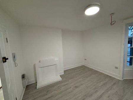 1 Bed Penthouse, Trafalgar St, BN1 - Photo 2