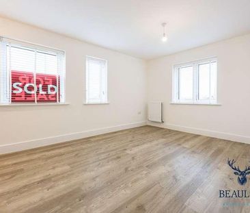 Harris Crescent, Beaulieu Park, Cm, CM1 - Photo 1