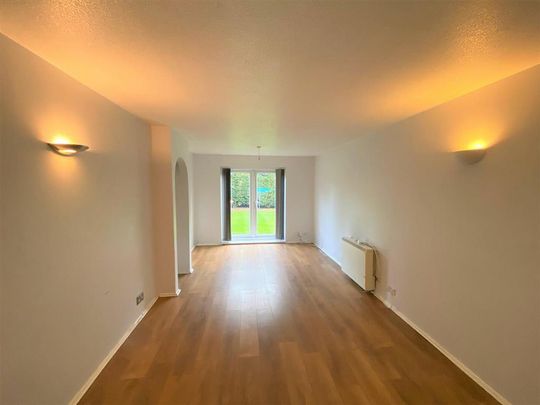 2 bedroom ground floor flat to rent - Photo 1