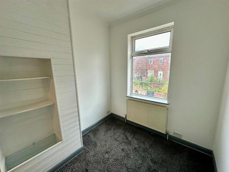 3 bedroom terraced house to rent - Photo 5