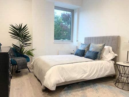 Liongate House, Guildford, Surrey, GU1 - Photo 3