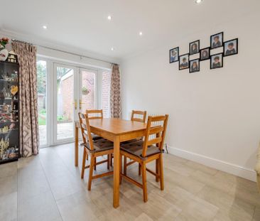 3 bedroom terraced house to rent - Photo 3