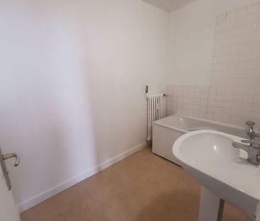 Location appartement T4 71.80m² à Reims (51100) Loyer CC * : 564.69... - Photo 1