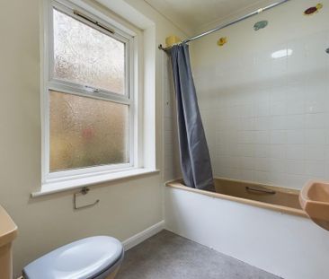 2 bedroom ground floor flat to rent - Photo 6