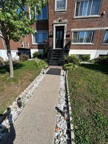 4879 Av. Montclair - Photo 2