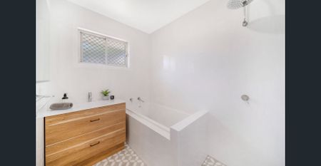 5 Brooks Street, Slacks Creek, Qld 4127 - Photo 4