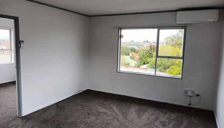 1-Bedroom Flat in Mount Albert - $425/week - Photo 2