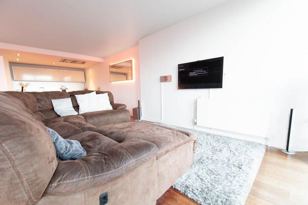 2 bedroom flat to rent - Photo 1