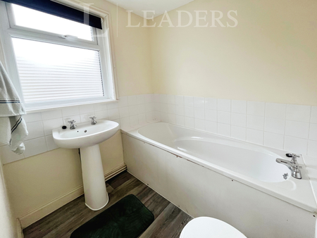 1 bedroom house to rent Hillman Avenue, Jaywick, Clacton-on-Sea, CO15 - Photo 4