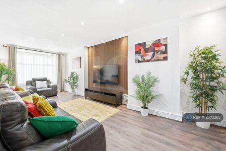 3 bedroom terraced house to rent - Photo 2