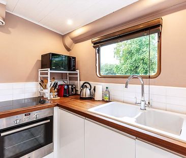 High Street - Photo 1