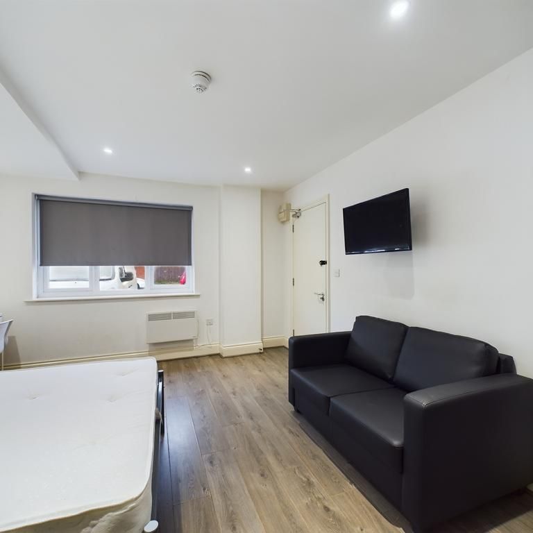 Studio to rent - Photo 1