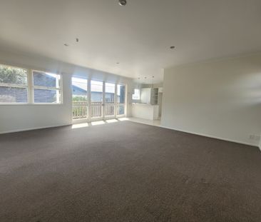 Large spacious 5 Bedroom home - Photo 1