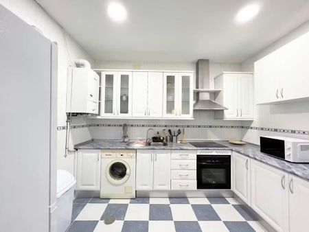 Calle del Dos de Mayo, Madrid, Community of Madrid 28004 - Photo 3