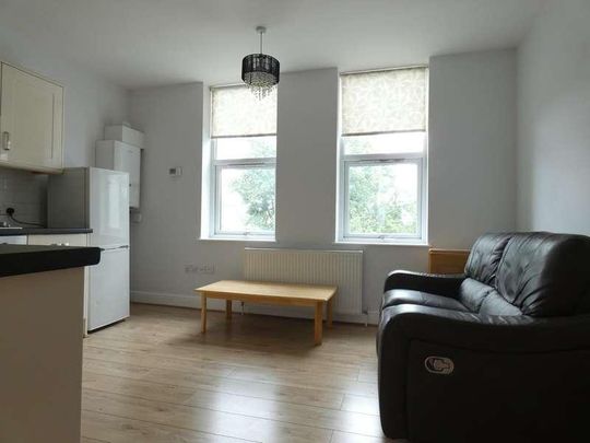 Brownlow Road, N11 - Photo 1