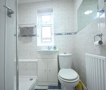 3 bedroom bungalow to rent - Photo 4