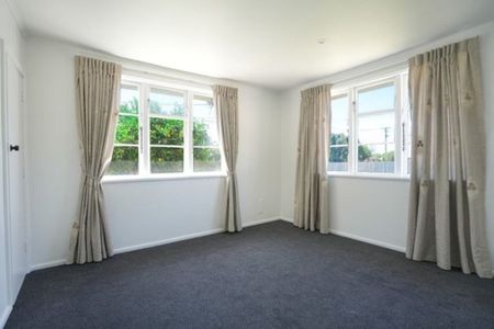 Refurbished 4-Bedroom Family Home in Christchurch - Photo 5