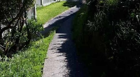 Sun, sky, views, clean, tidy, warm and dry! - Photo 4