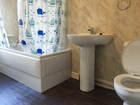 3 bedroom terraced house to rent - Photo 5