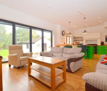 Detached House - Photo 1