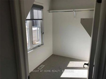 Condo Townhouse For Lease | X9264847 - Photo 5