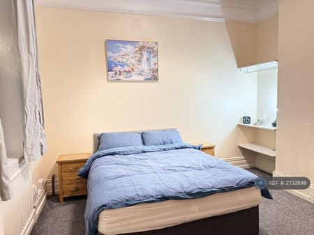 1 bedroom in a house share to rent - Photo 5