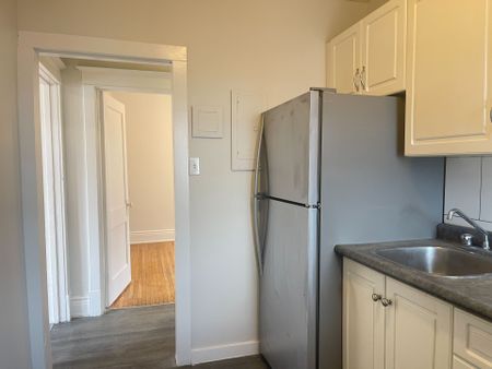 For Lease - 985 Main Street Unit# 3, Hamilton, Ontario - Photo 2