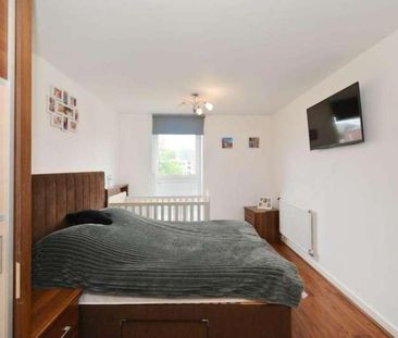 Loch Crescent, Edgware, HA8 - Photo 4