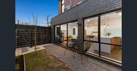 Architect Inspired Modern Townhouse - Photo 4