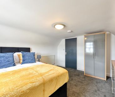 1 bedroom in a house share to rent - Photo 1