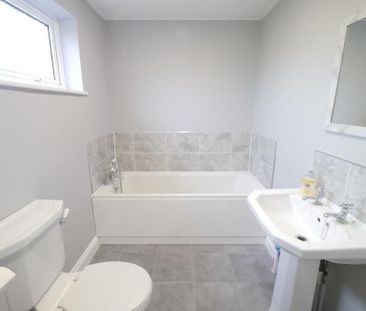 4 bedroom terraced house to rent - Photo 2